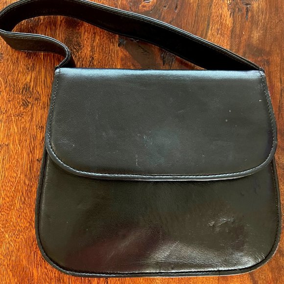 BCBG Mini Soft Leather Black Purse - Picture 1 of 3